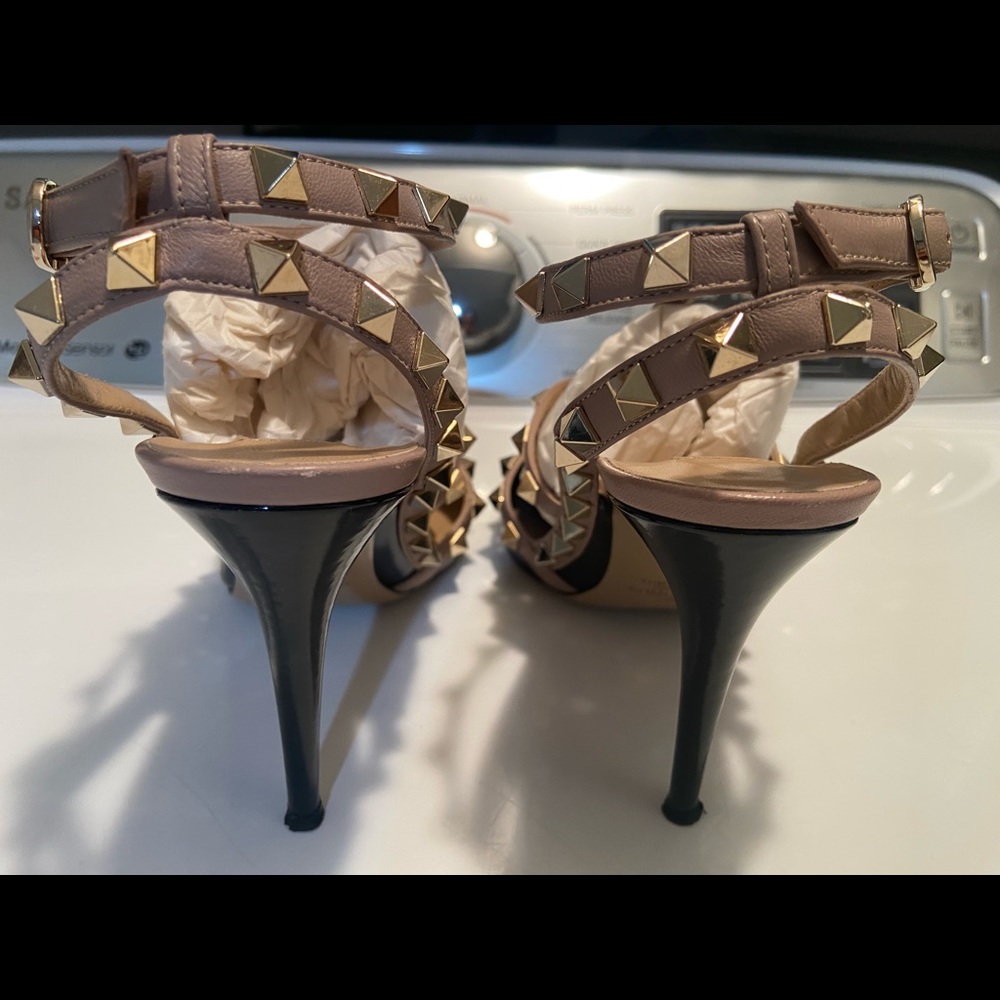 Authentic Valentino Rock Studs, make a statement - Picture 8 of 13